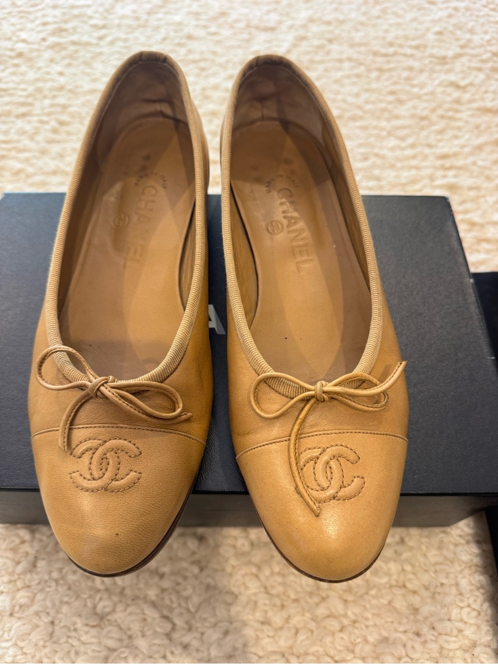 CHANEL Tan Leather Ballet Flats with CC Logo and Bow